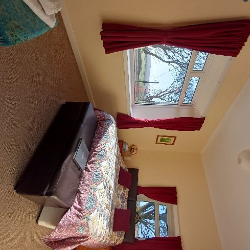 Room 3 at Ayen Cottage – image 2